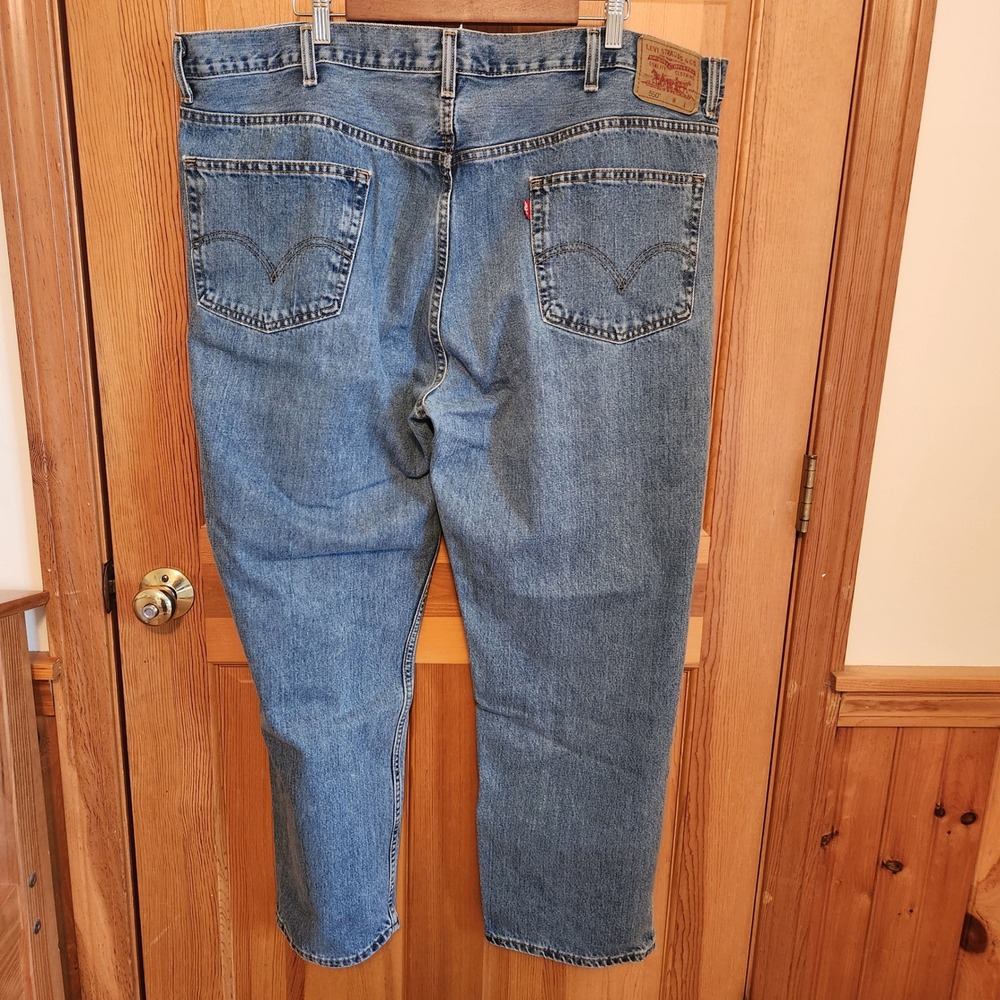 Mens Levi's 550 Relaxed Fit Jeans Light Wash Denim Blue Size 46x30 - Picture 3 of 11